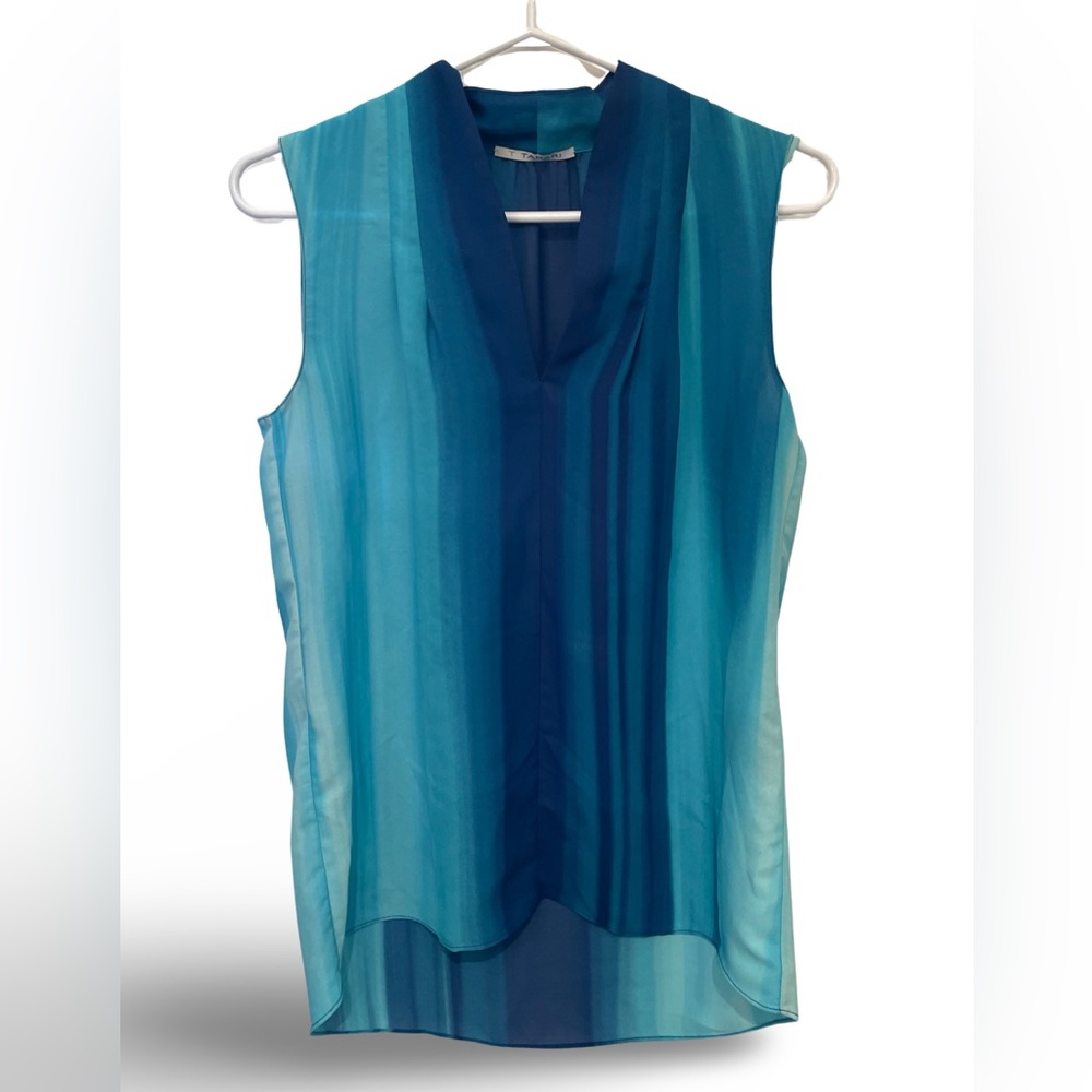 EUC pretty Tahari sleeveless blouse top, ombre blue, XS